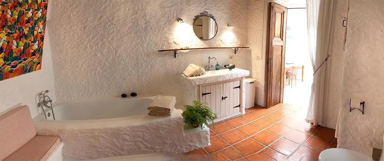 Sansofi Guesthouse 산미겔데아보나 0*,